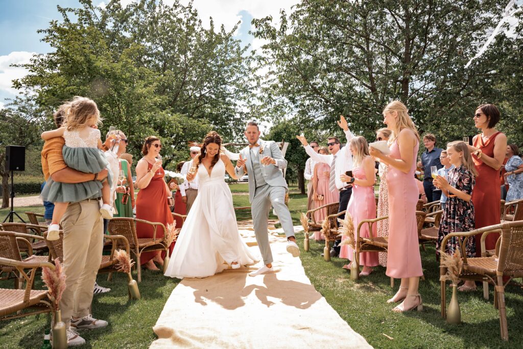 Real bride Nathalie with an A-line wedding dress